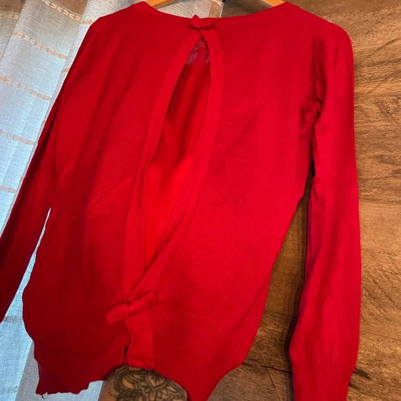 Sweet sweater, size Medium - Picture 3 of 3